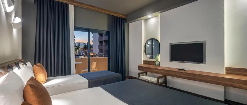 KAIA CORACESIUM  4*-68