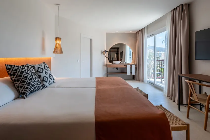 Fergus Bermudas 4*-24