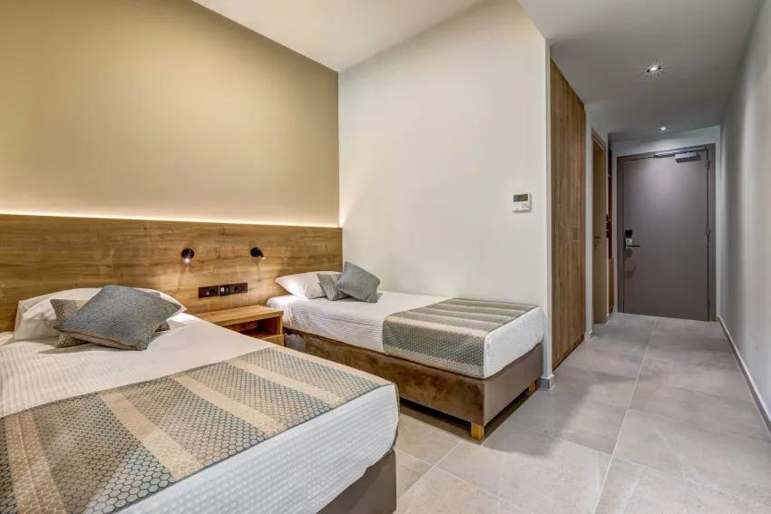 White Olive Elite Laganas 5*-13