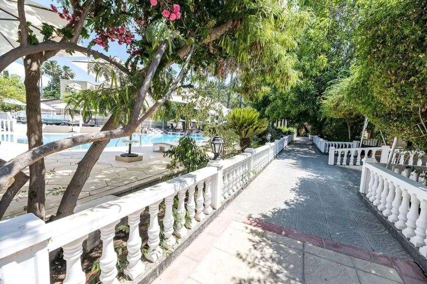 Riverside Garden Resort 4*-6