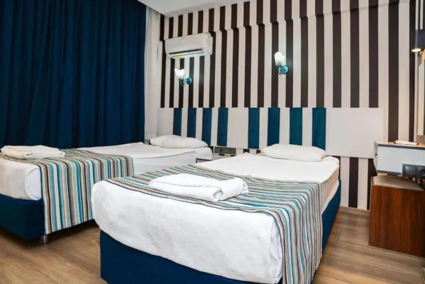 MISS CLEOPATRA HOTEL  2*-8