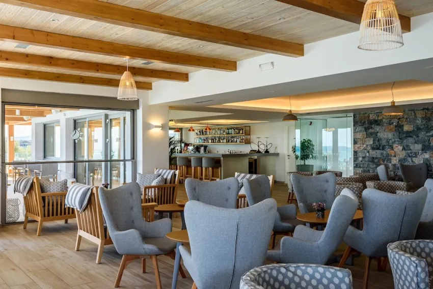 Solimar White Pearl (Adults Only 17+) 4*-28