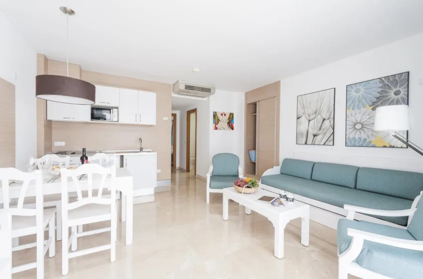 Solecito Apartments 3*-8