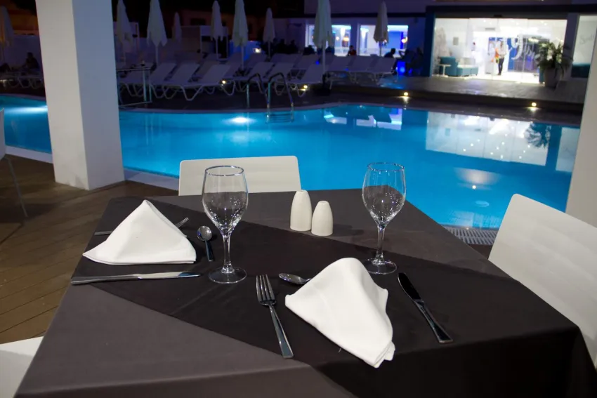 Hotel Triton Beach 4*-91