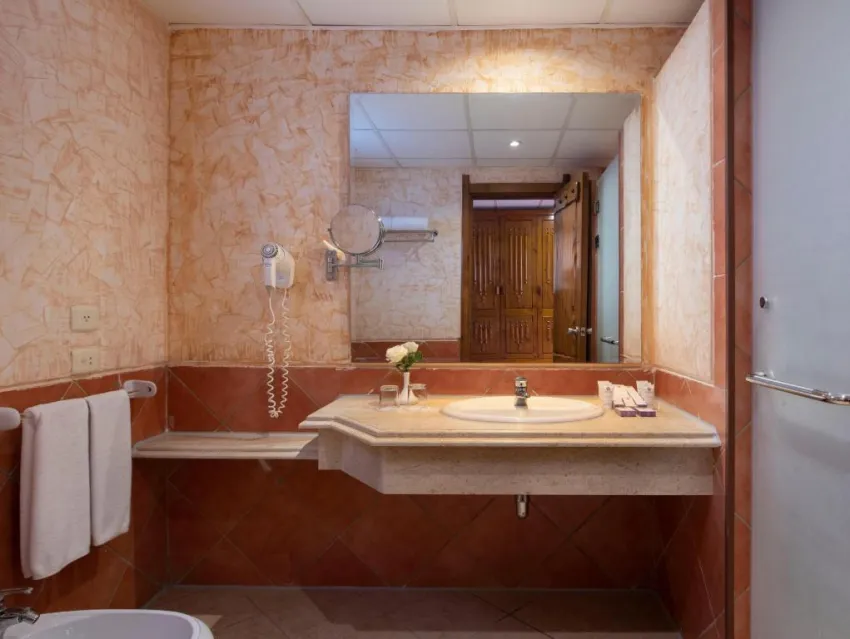 CHARMILLION SEA LIFE RESORT  4*-17