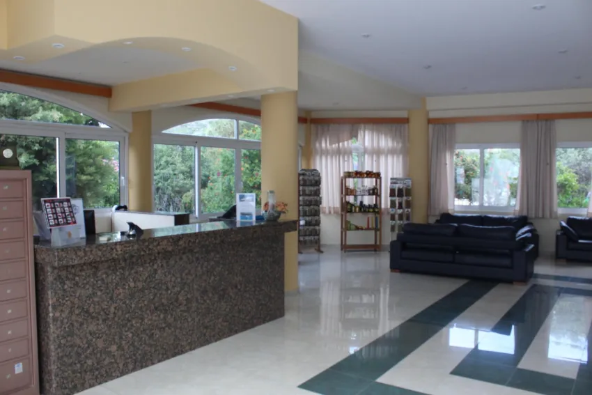 Tivoli Hotel and Apartments 3*-10
