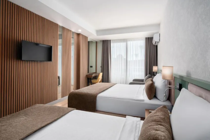 SUN HEAVEN QUEEN  4*-17