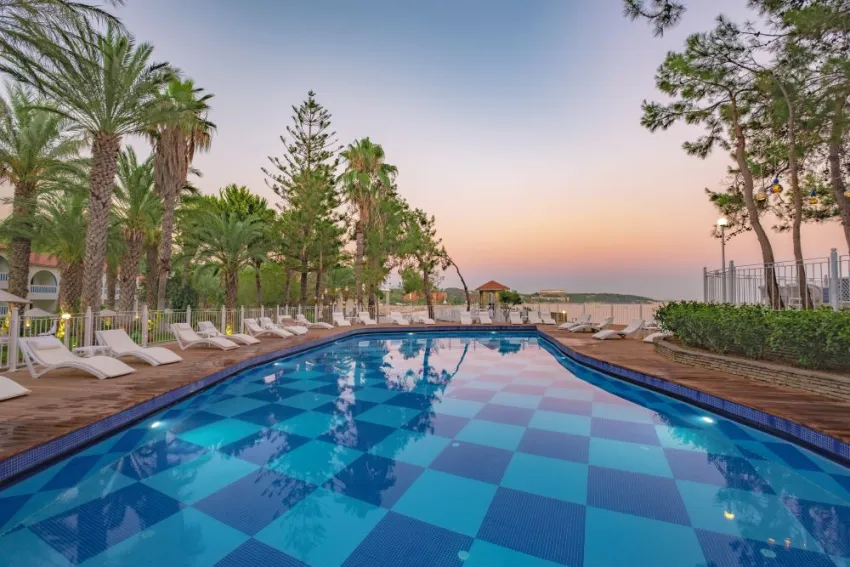 UTOPIA BEACH CLUB  5*-19