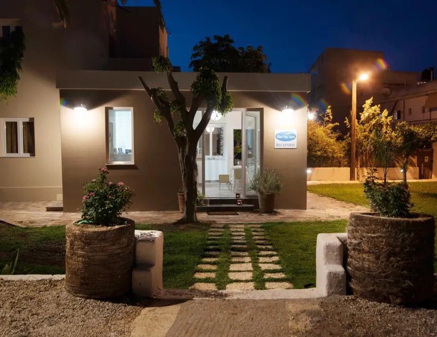 Blue Sky Apartments 3*-3