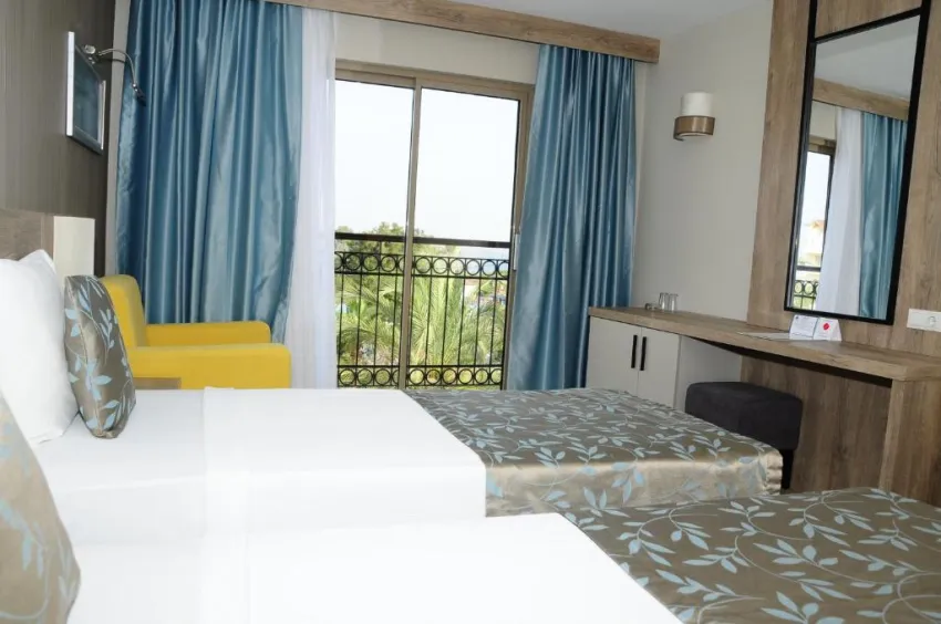 LUCIDA BEACH HOTEL  5*-7