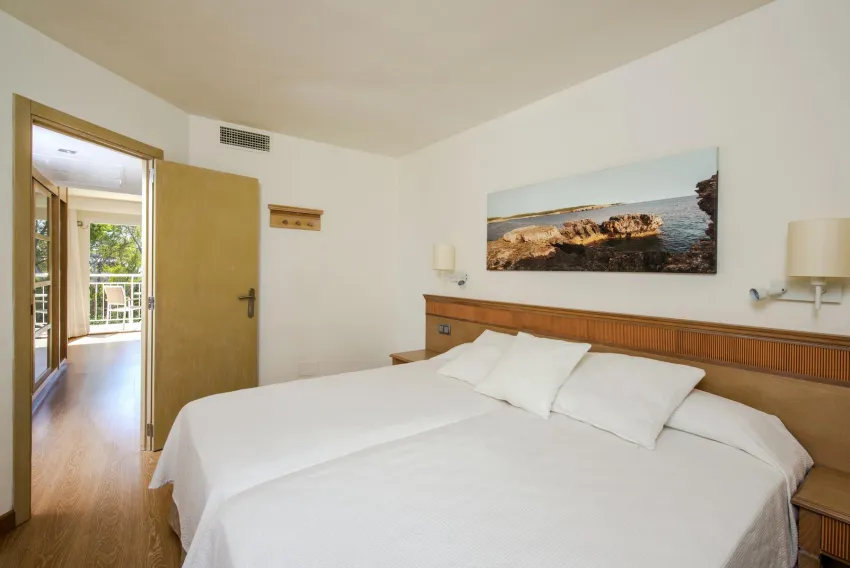 Iberostar Waves Club Cala Barca 4*-28