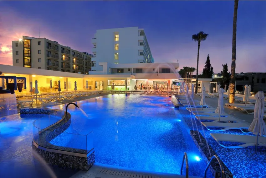 Nelia Beach Hotel 4*-1