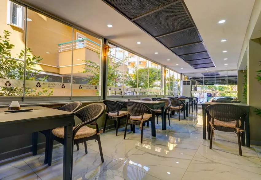 Miss Cleopatra Hotel 3*-9