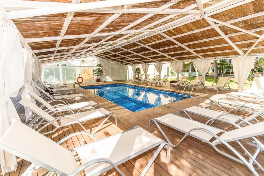 Zafiro Alzinar Mar 4*-44