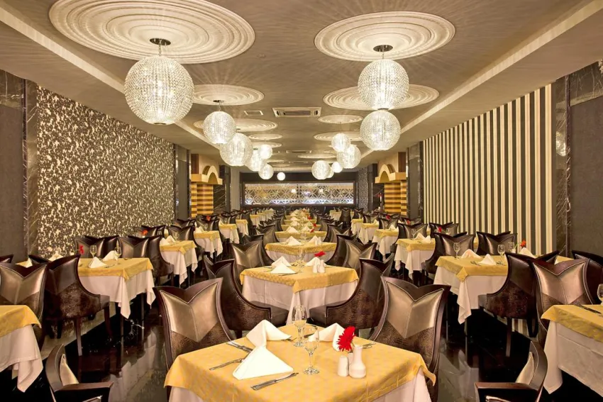 ROYAL HOLIDAY PALACE HOTEL  5*-12