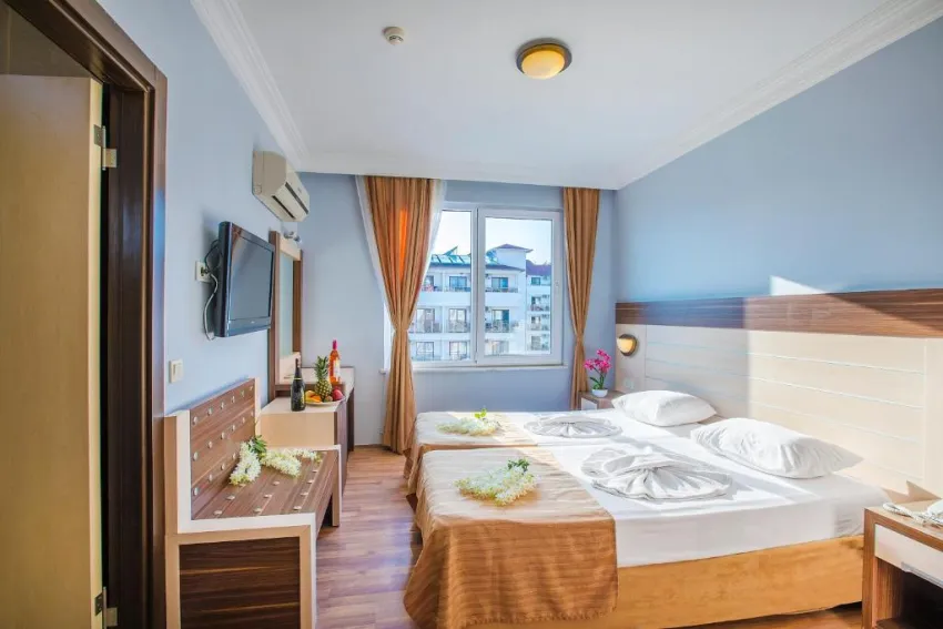 HAWAII SUIT BEACH HOTEL  3*-10