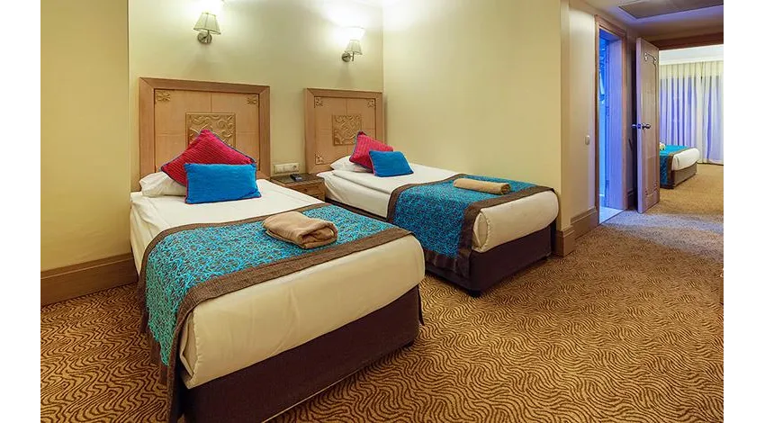 CRYSTAL DELUXE RESORT & SPA  5*-5