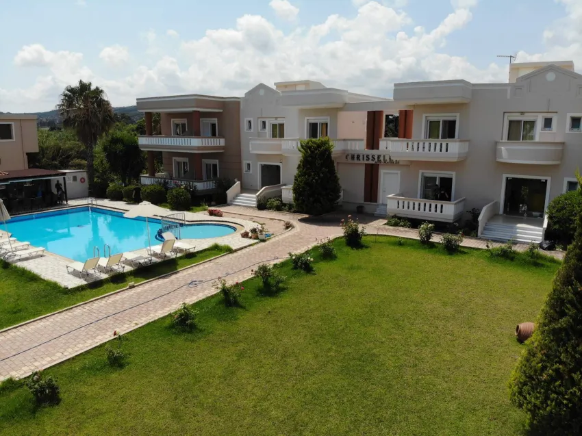 Chrisselen Apartments 3*-12