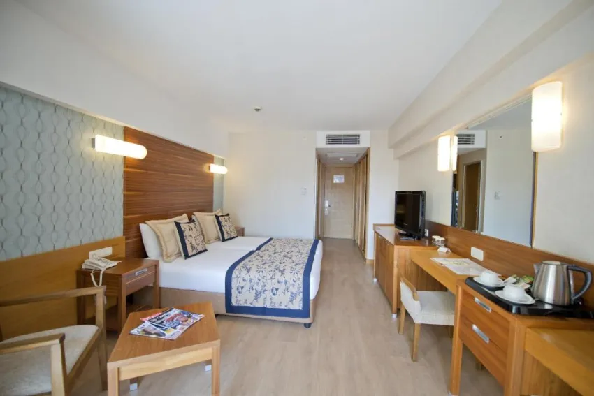 TRENDY SIDE BEACH (ADULTS ONLY 16+)  4*-12