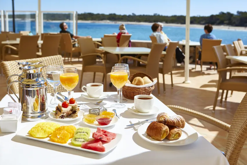 Universal Hotel Marques 4*-56