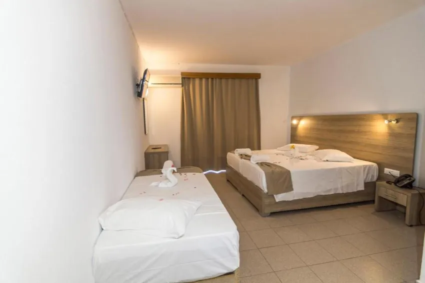 Tivoli Hotel and Apartments 3*-2