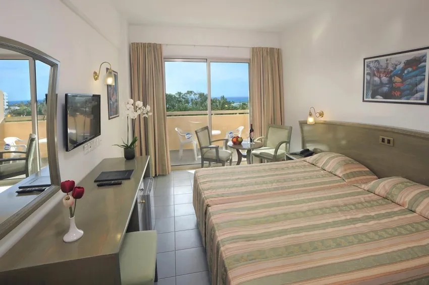 Nissiana Hotel & Bungalows 3*-4