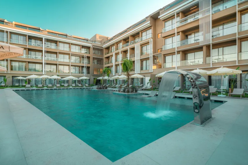 Prive Side Suite & Spa 3*-1