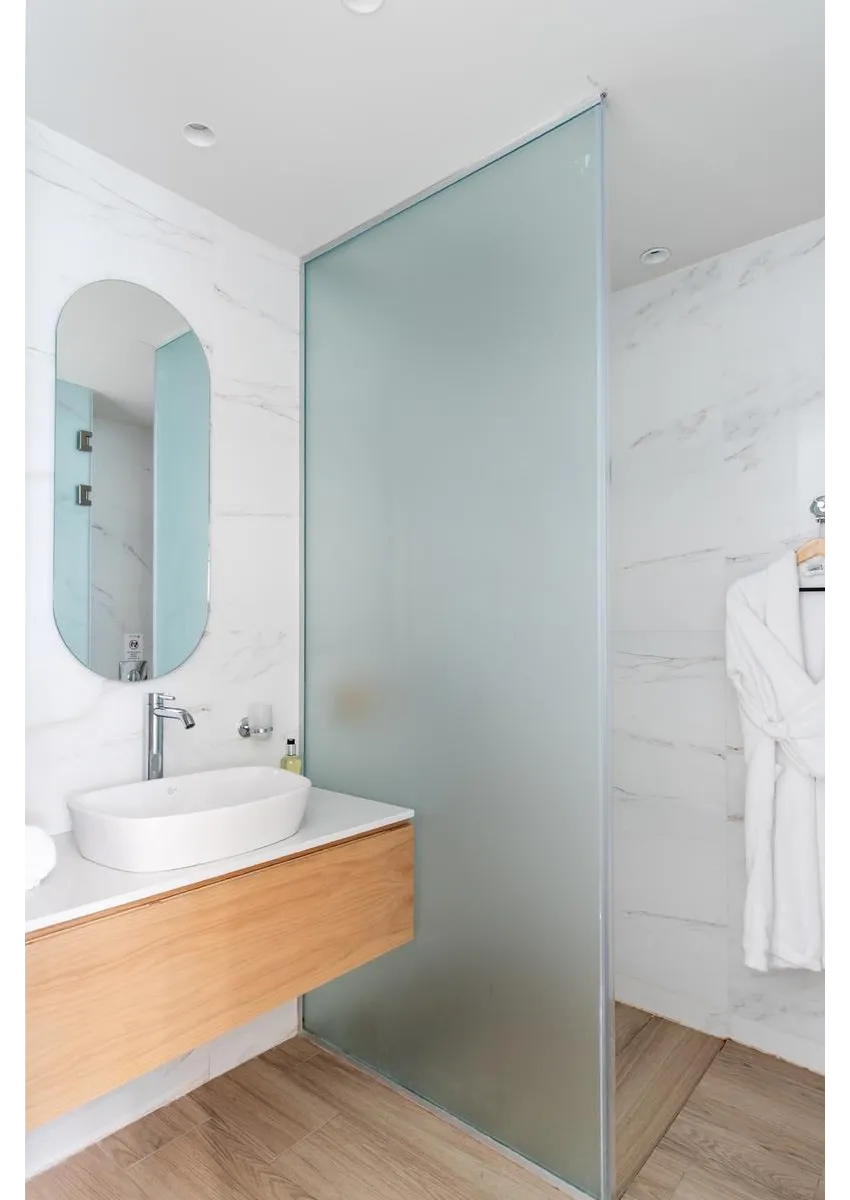 The City Hotel & Suites 3*-15