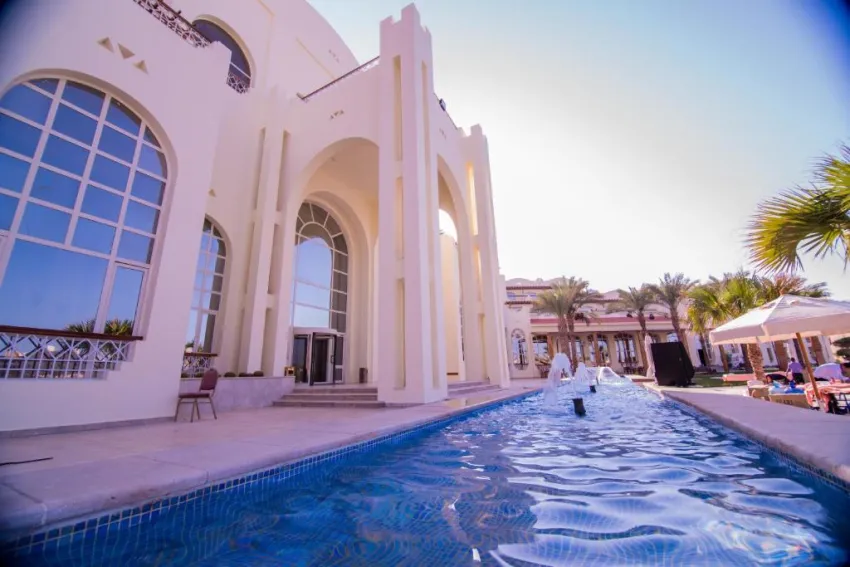 ROYAL LAGOONS RESORT & AQUA PARK  4*-8