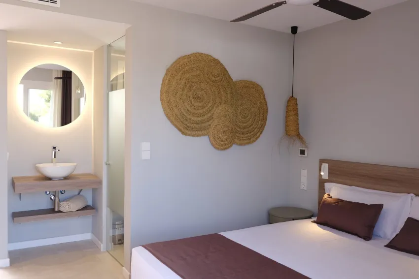 Eques Petit Resort 4*-8