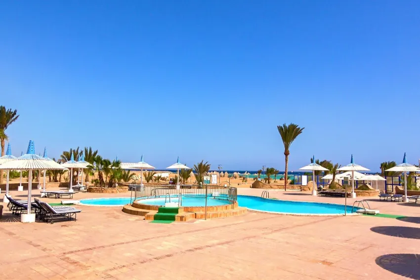 CORAL BEACH RESORT HOTEL  4*-9