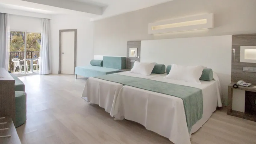 FERGUS Bermudas 4*-18