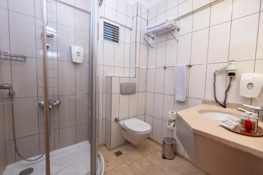 CRYSTAL FLORA BEACH RESORT  5*-26