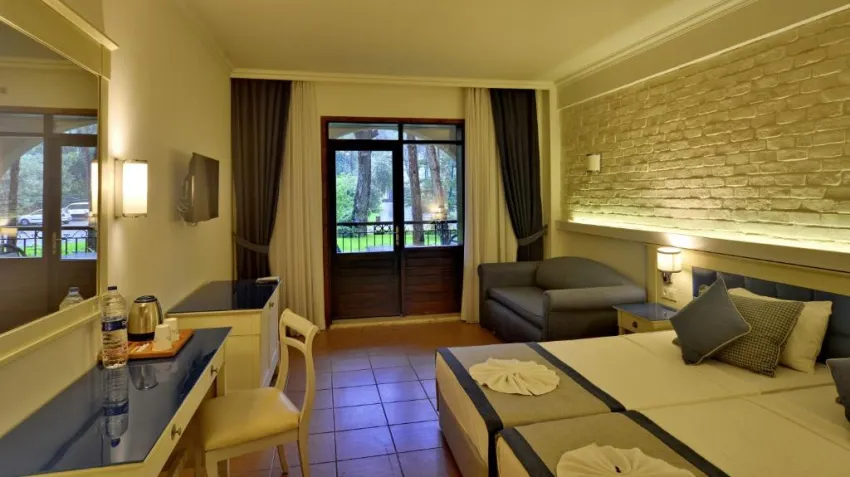 CHAMPION HOLIDAY VILLAGE  5*-8