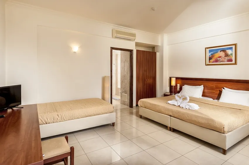 Adelais Hotel 3*-10