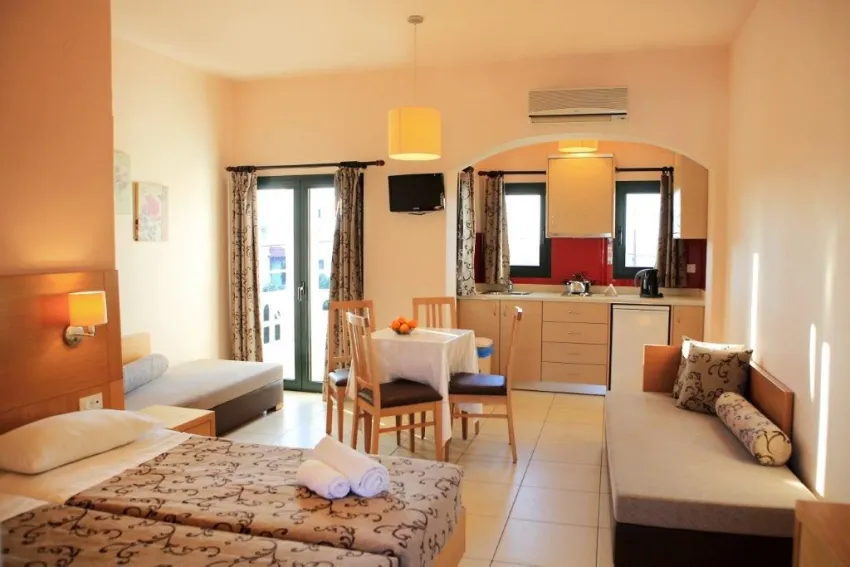 Marigianna Apartments 3*-9