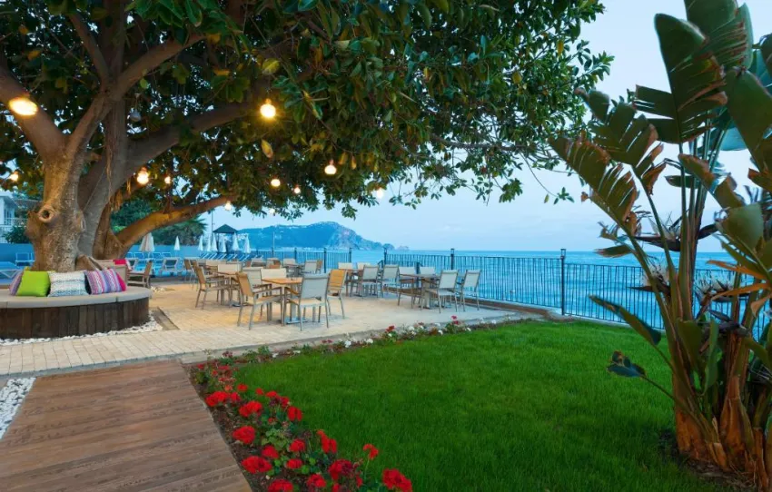 FLORIA BEACH HOTEL  4*-3