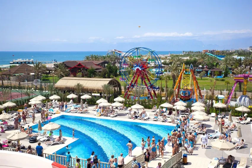 ROYAL HOLIDAY PALACE HOTEL  5*-24