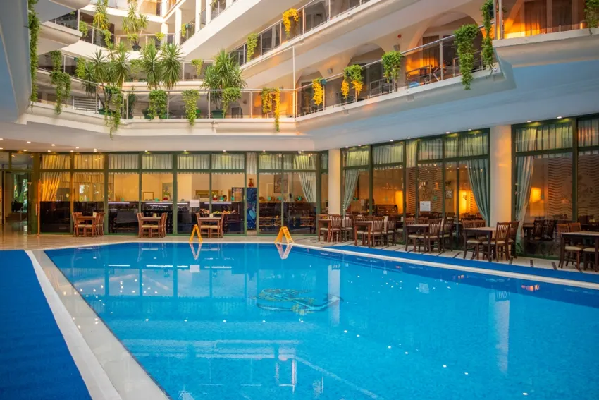 LANCORA BEACH HOTEL  4*-8