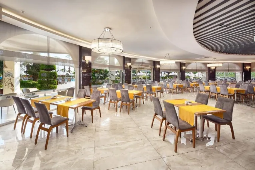 ANNABELLA DIAMOND HOTEL & SPA  5*-11