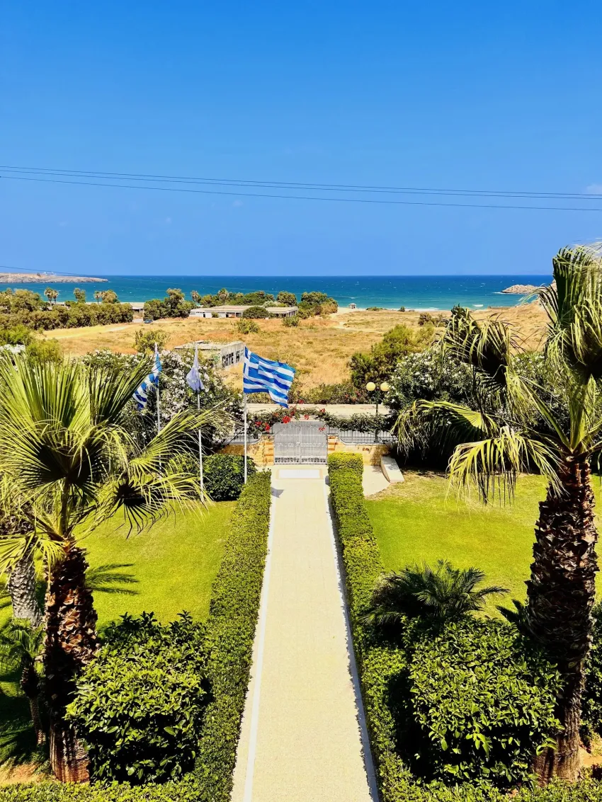 Karteros Hotel 3*-3