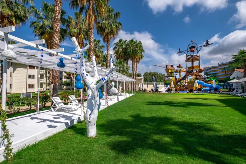 UTOPIA RESORT & RESIDENCE  5*-22