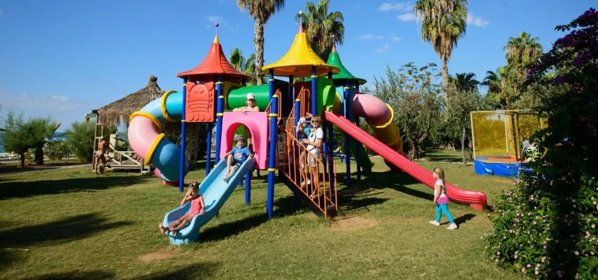 MC BEACH RESORT HOTEL  5*-28