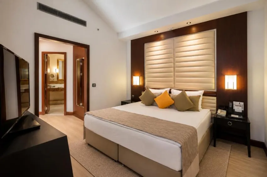 CALISTA LUXURY RESORT  5*-24