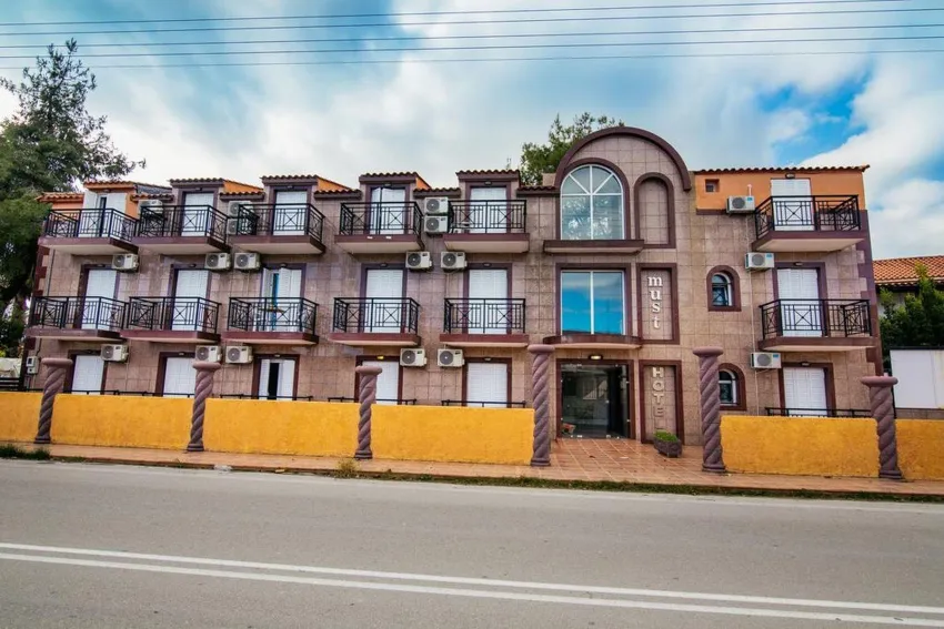 Aura Hotel 3*-5