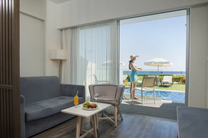 Pernera Beach 4*-10