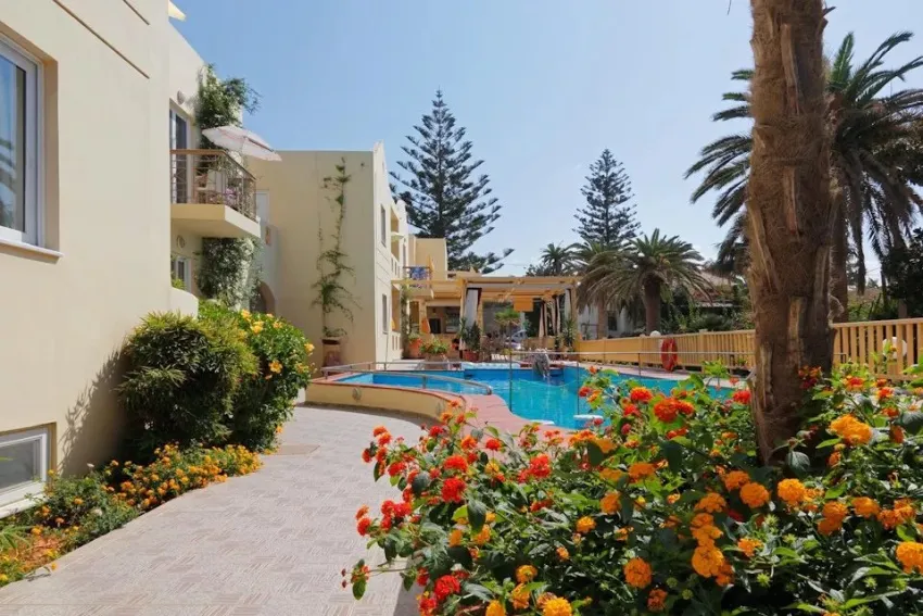 Lambrinos Suites 2*-3