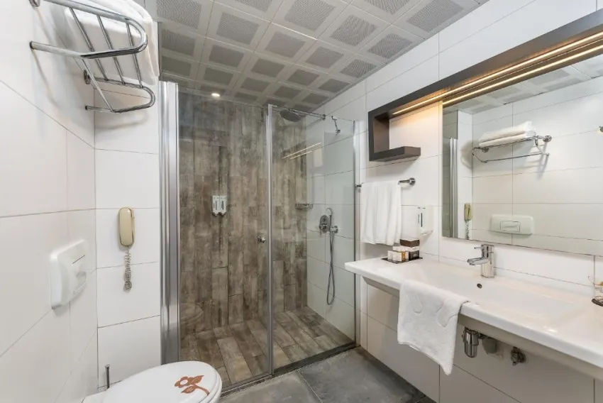 White City Beach (Adults Only 16+) 4*-7