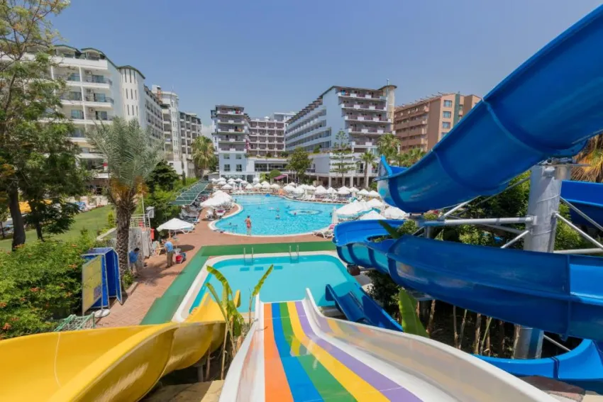 HOLIDAY PARK RESORT  5*-10