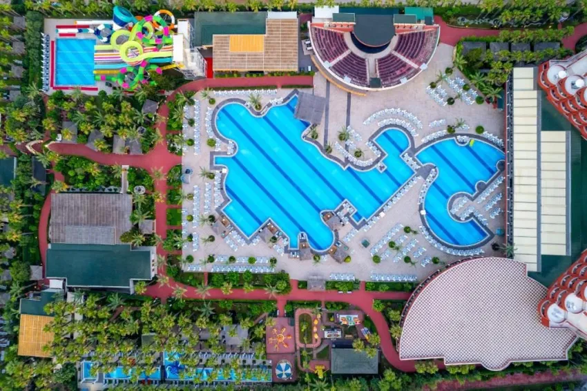 DELPHIN PALACE  5*-18